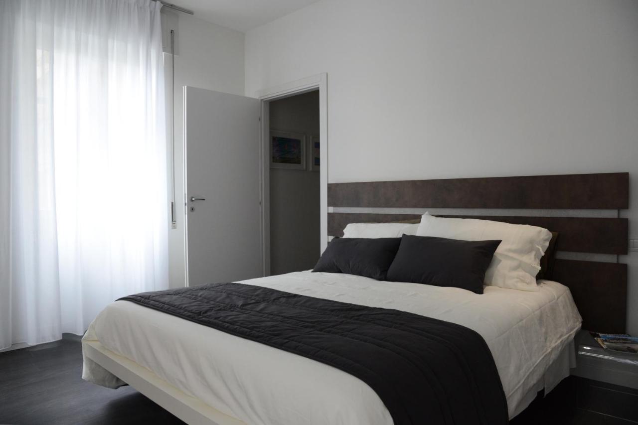Myhomeincomo - Art Design Suites Luaran gambar