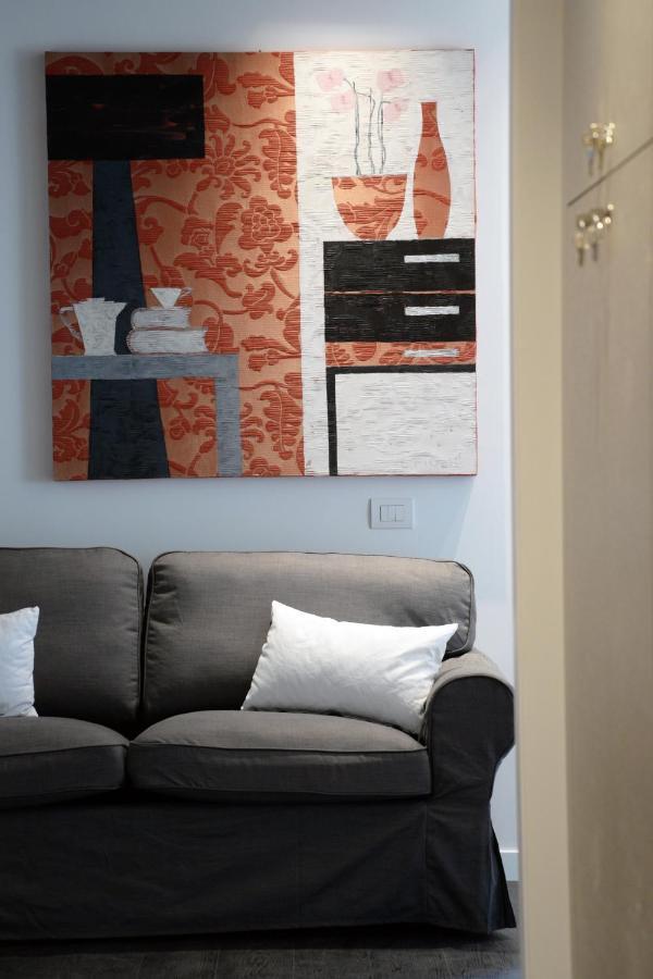 Myhomeincomo - Art Design Suites Luaran gambar