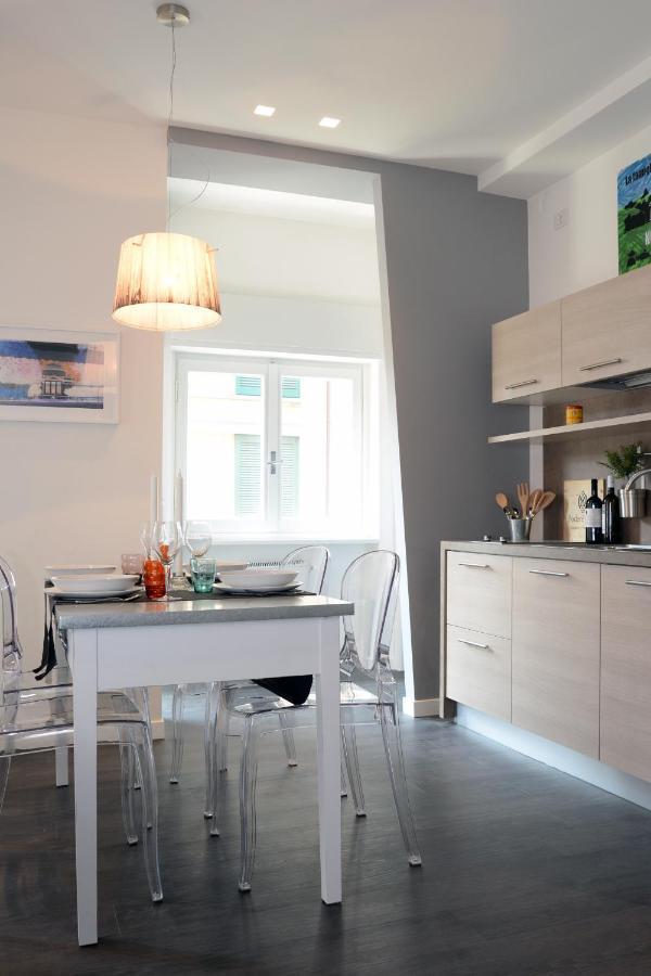 Myhomeincomo - Art Design Suites Luaran gambar